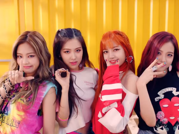 Nếu "bố Yang" không kịp đổi, các cô gái BLACKPINK đã debut với một cái tên ngộ nghĩnh hơn 