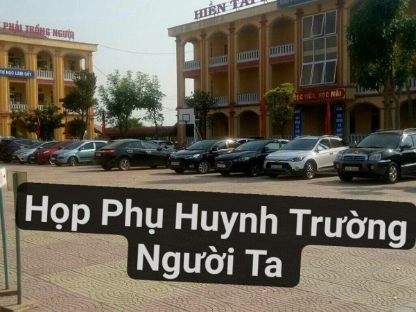 Bức ảnh họp phụ huynh "gây bão": Đảo khắp sân trường "sương sương" thấy toàn xế hộp