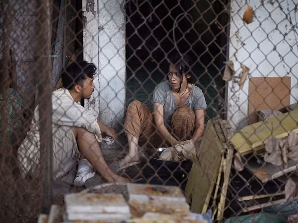 Lộ diện cặp bài trùng lạ lùng La Quốc Hùng và Tú Vi trong bộ phim "Khi con là nhà"