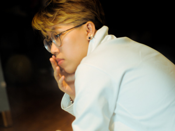 Kai Đinh tung bản ballad “lụi tim” trong album "Bình Tĩnh Sống"