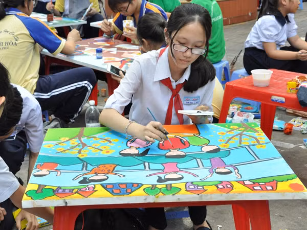 Hơn 4000 học sinh TP.HCM bước vào vòng chung khảo hội thi “Nét vẽ xanh”
