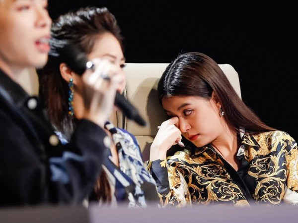 Bạn gái tiền đạo Quang Hải bất ngờ xuất hiện trong tập 2 "The Debut"