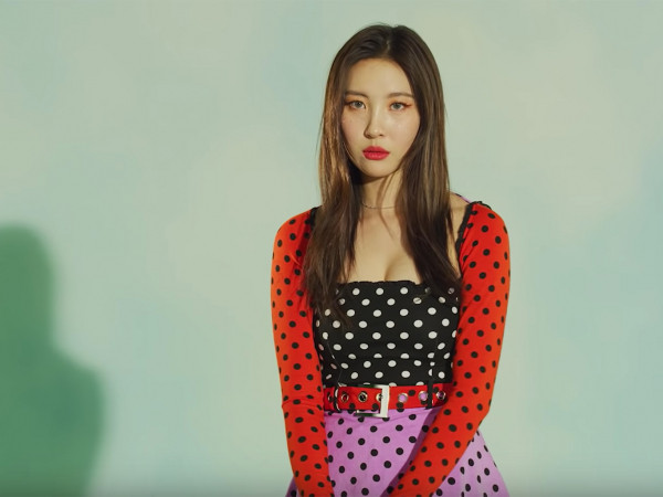 Ngạc nhiên chưa, Sunmi bị ném đá vì khen BTS có công mang nhạc Hàn đến Mỹ