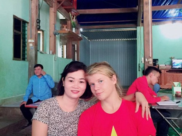 Lạc đường khi chinh phục Fanxipan, nữ phượt thủ nước ngoài được người dân Tây Bắc nhiệt tình giúp đỡ