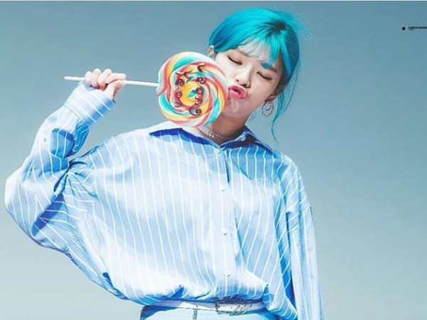 Chọn màu tóc xanh ngọc siêu khó chơi, mà Jeongyeon (TWICE) vẫn nổi bần bật