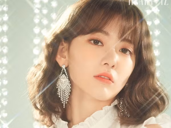 Nếu như Produce 48 không bị gian lận kết quả, thì Sakura đã trở thành center của IZ*ONE