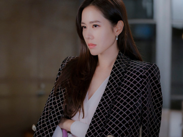 Nhờ Son Ye Jin và "Hạ cánh nơi anh", thỏi son giá rẻ kém danh tiếng thành cơn sốt