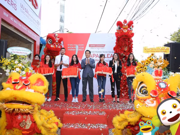 APAX Leaders chào đón trung tâm Anh ngữ thứ 18 trong không khí Halloween rộn ràng