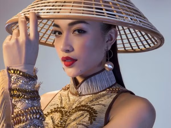"Nàng Mây" là trang phục dân tộc chính thức của Lệ Hằng tại Miss Universe 2016
