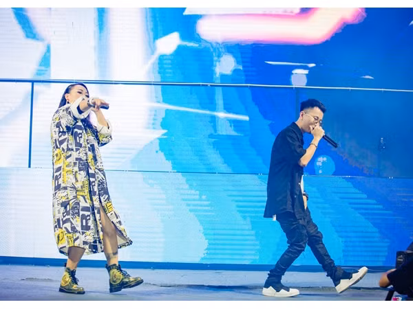 Rhymastic, Kimmese, Karik, Orange, Lou H khuấy động giới trẻ Sài Thành trong đại tiệc nghệ thuật