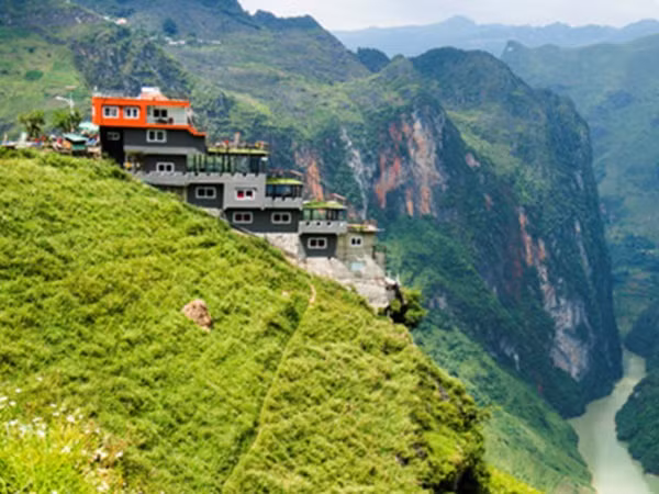 Hà Giang đề xuất phương án phá nhà hàng trái phép ở Mã Pì Lèng