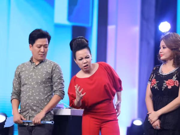 "Bí mật đêm Chủ Nhật" trở lại cùng bộ ba danh hài: Trường Giang - Việt Hương - Hoàng Sơn