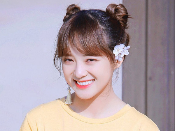 Nhìn thái độ hậu bối thôi, Kim Sejeong (Gugudan) cũng biết tên tuổi mình đang rớt hạng