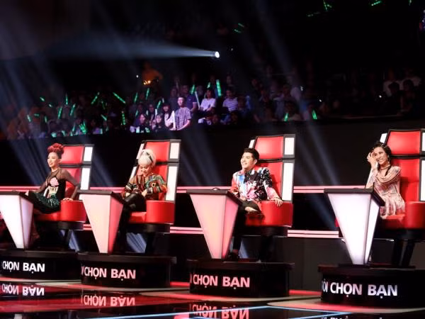 Bất ngờ với 1001 sắc thái cảm xúc trên "ghế nóng" của tập 2 "The Voice" 