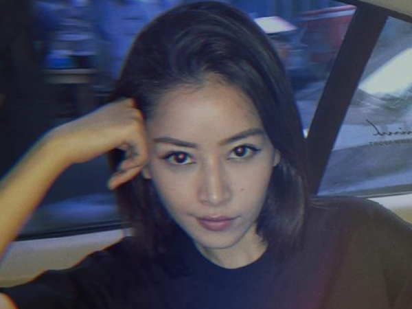 Chi Pu diện mẫu áo mới của Burberry đọ thần thái cùng dàn sao đình đám thế giới 