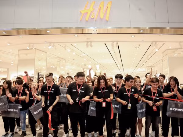 H&M khai trương cửa hàng thứ bảy trước sinh nhật tròn 2 tuổi tại Việt Nam