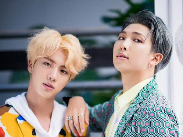 Jin và RM phản ứng ra sao, khi bị một nhóm fan thẳng thừng chê nhảy kém?