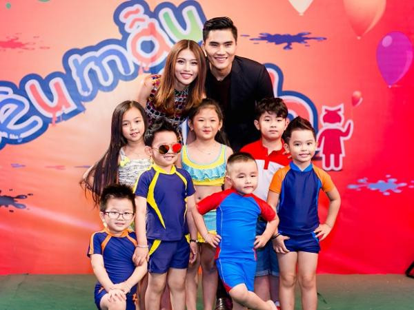 Á hậu Thuý Ngân ngồi ghế nóng chấm thi "Siêu mẫu nhí"