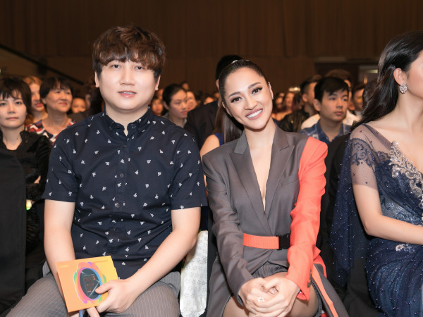 Sở hữu hơn 50 triệu lượt xem cho một MV, Bảo Anh được trao giải thưởng "MV của năm" 