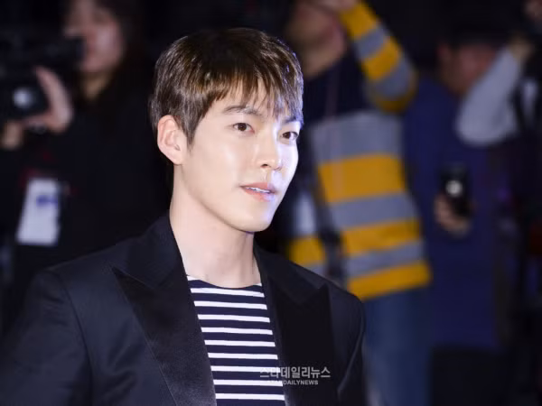 Kim Woo Bin đã bước qua đợt điều trị ung thư đầu tiên và bị sụt mất 10 kg