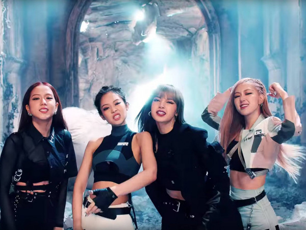 BLACKPINK trở thành nhóm nhạc nữ thứ 2 trong lịch sử đứng đầu iTunes tại Mỹ