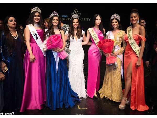 Phương Khánh trao vương miện cho tân Hoa hậu Ấn Độ tại "Miss Earth India 2019"