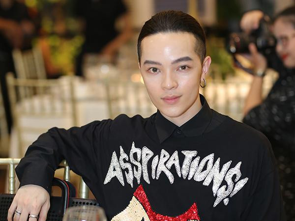 Hoàng Yến Chibi, Vũ Cát Tường, Kelbin Lei diện đồ cực chất trong đêm khai mạc VIFW 2017