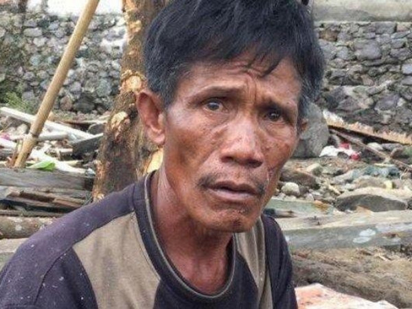 Người đàn ông phải chọn cứu mẹ hoặc vợ trong trận sóng thần: "Chuyện này quá sức chịu đựng của tôi"