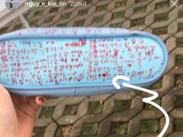 Góc IQ vô cực: Viết phao thi tiếng Anh bằng tiếng Hàn "thách thức" mọi giám thị
