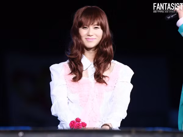 K-Pop không thiếu những anh chàng xinh đến nỗi cứ ngỡ có cô gái nào lạc vào nhóm nhạc nam