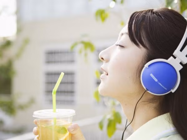 Con gái ơi, bạn không cần thêm "một nửa" nào để hạnh phúc!