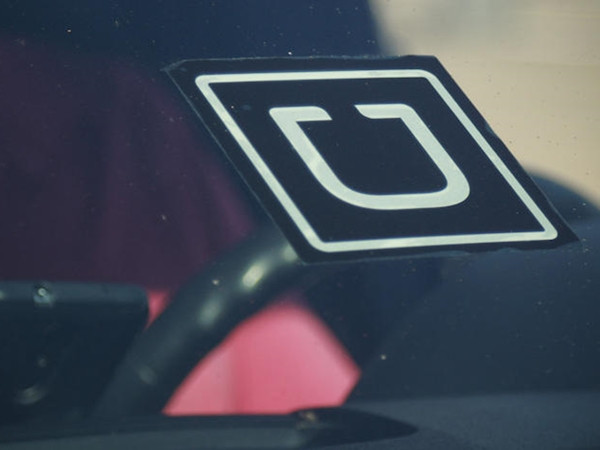 Món quà không tưởng tượng nổi từ hành khách đi xe Uber!