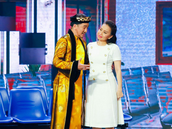 Đàm Vĩnh Hưng tự thử thách bản thân khi đóng đến 4 vai trong "Táo quân Vĩnh Long 2018"