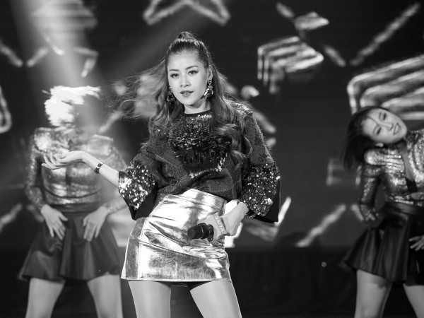 Chi Pu bất ngờ ra mắt tên fandom mới tại fan meeting sau khi debut 