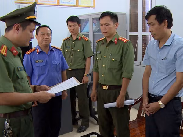 Phó giám đốc Sở GD&ĐT Sơn La khai nâng điểm theo "chỉ đạo" của sếp