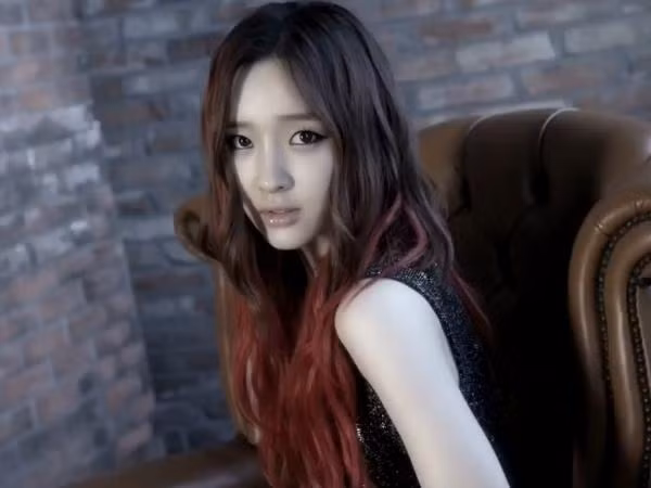 Sau scandal bắt nạt ở T-ara, Ahreum bất ngờ nói về Hwayoung trên Instagram