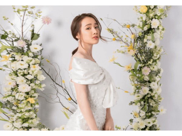 Nhã Phương, Hhen Nie, Đỗ Mỹ Linh và dàn người đẹp xinh "hớp hồn" tại triển lãm cưới 