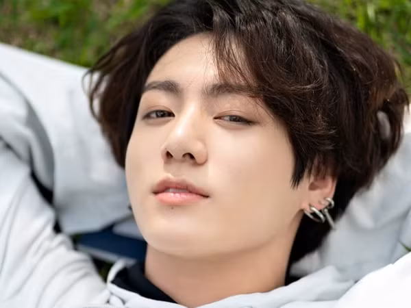 Ngạc nhiên chưa, Jungkook (BTS) có tới 12 thói quen “không đáng yêu không lấy tiền”