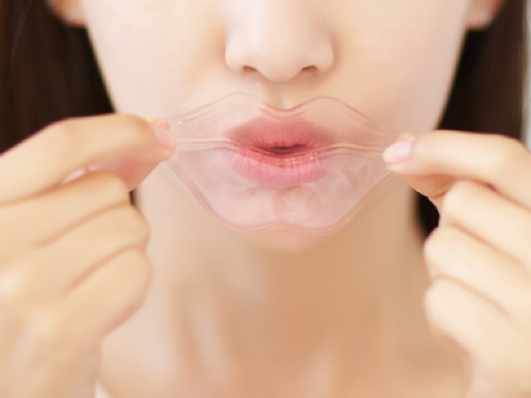 4 bước chăm sóc môi vô cùng hữu ích, để tránh cho đôi môi ngày càng thâm xỉn do tô son