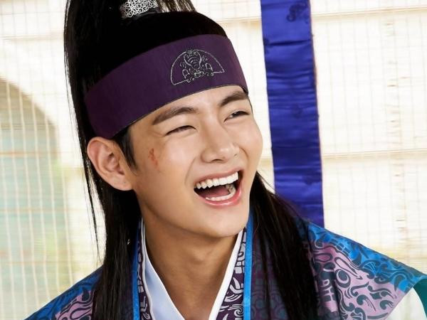 V (BTS) tạm biệt khán giả của Hwarang, chia sẻ cảm xúc về bộ phim