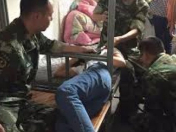 "Khóc dở mếu dở" vì học theo trào lưu gây sốt trên mạng xã hội