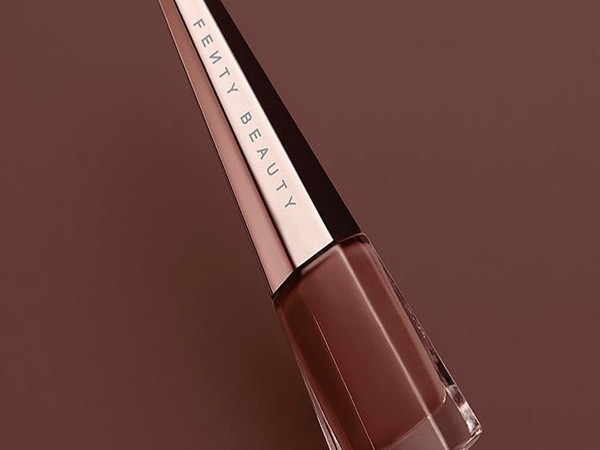 Chẳng ai như Rihanna, mỗi lần ra son mới chỉ có đúng một thỏi!