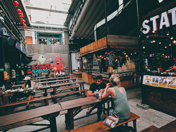Vào TP.HCM mà không biết ăn gì, đến ngay với Bến Thành Street Food Market