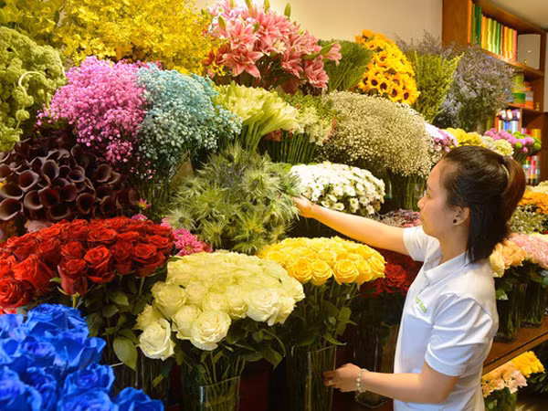 Xuất hiện nhiều loại hoa có tên "độc lạ" trong dịp 20/10 năm nay
