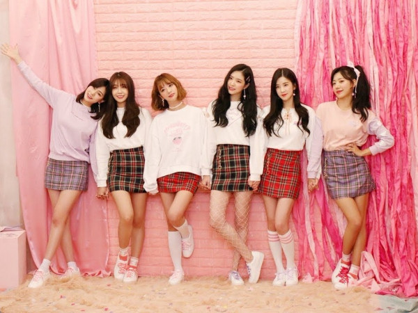 Té ngửa khi biết suýt chút nữa A Pink đã debut với cái tên kỳ quặc này