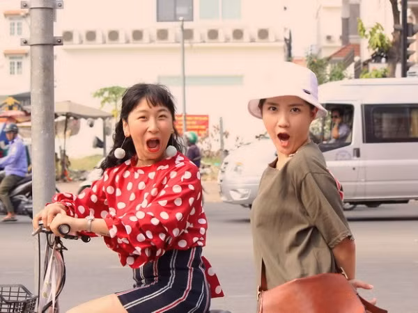 Cặp bạn "thân-ai-nấy-lo" Trang Hí và Kiều Trinh "kể xấu" nhau sau quá trình đóng phim chung
