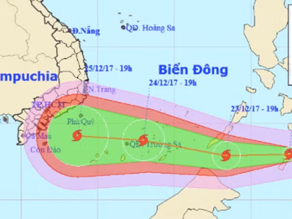 Bão Tembin liên tục đổi hướng và trở nên phức tạp, nguy hiểm như thế nào sau 4 ngày hình thành?