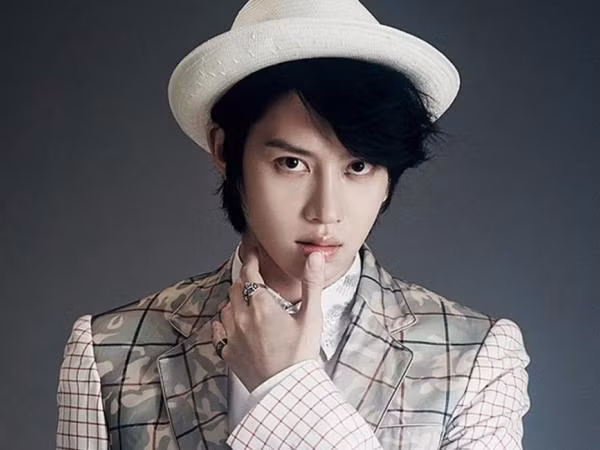 Heechul (Super Junior) chia sẻ lý do dẫn đến tin đồn về giới tính của mình