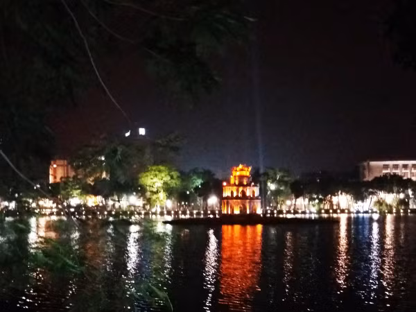 Bài dự thi "Mùa Hè thiên đường của tôi": Hẹn hò một ngày đêm với Hà Nội