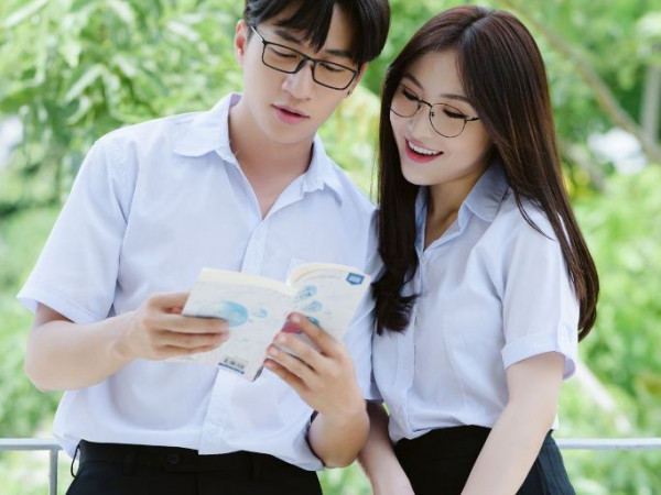 Điểm lại những MV đưa V-Pop trở về "chuyến tàu thanh xuân" rực rỡ